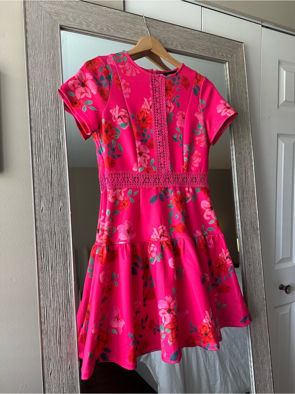 Alexia Admor Pink Floral Tiered Mini Dress Lace Trim Size Small 4